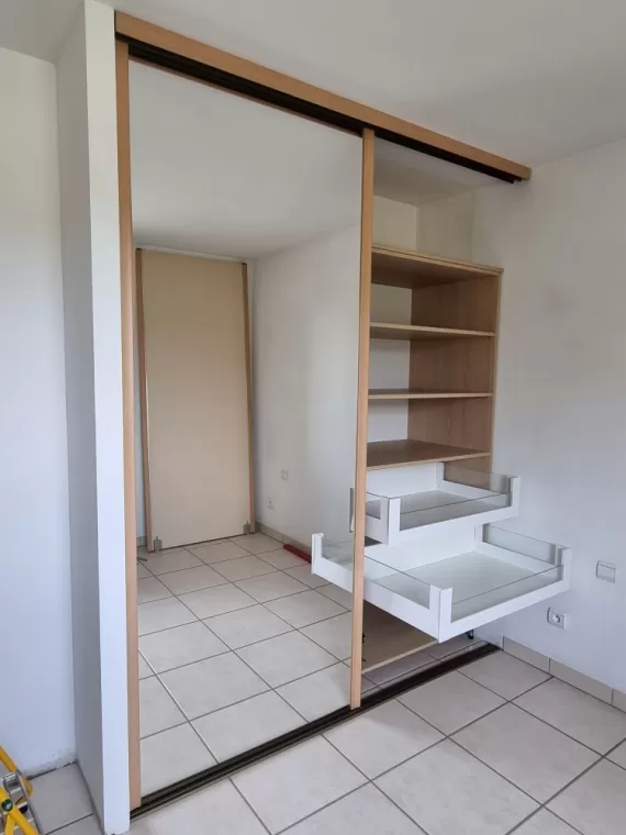 Pose d'aménagement de dressing pour chambre à Labastide-Paumès et ses alentours, L'Isle-en-Dodon, Menuiserie Agencement Delon