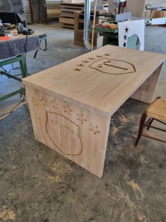 Fabrication et personnalisation d'un bureau pour une chambre d'enfant sur mesure à Lilhac et ses alentours, L'Isle-en-Dodon, Menuiserie Agencement Delon