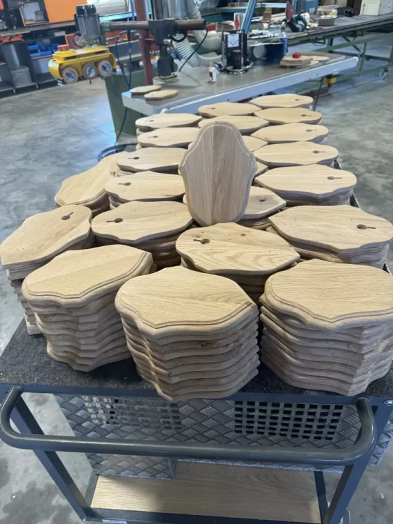 Fabrication d'écussons pour trophée chevreuil à Saramon et ses alentours, L'Isle-en-Dodon, Menuiserie Agencement Delon