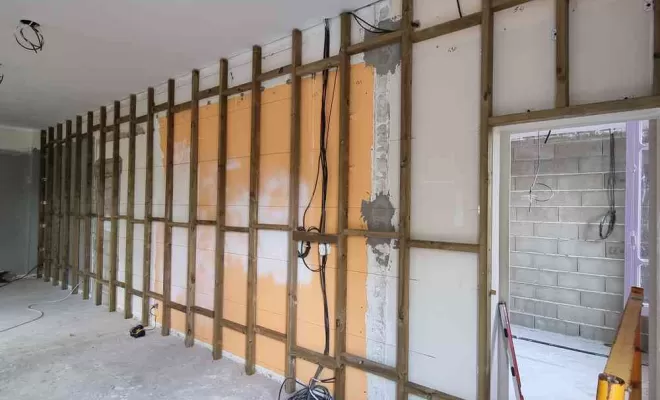 Pose de bardage intérieur, L'Isle-en-Dodon, Menuiserie Agencement Delon