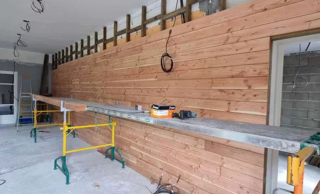 Pose de bardage intérieur, L'Isle-en-Dodon, Menuiserie Agencement Delon