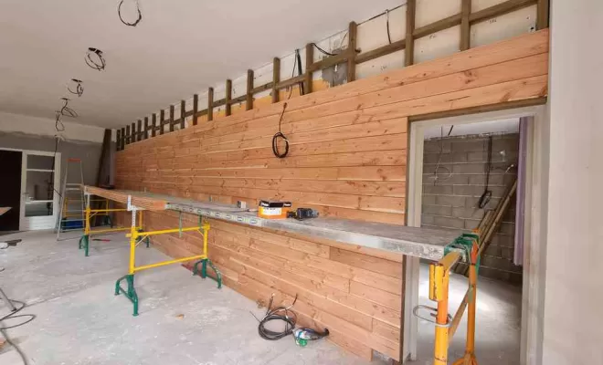 Pose de bardage intérieur, L'Isle-en-Dodon, Menuiserie Agencement Delon