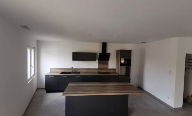 Pose cuisine 2, L'Isle-en-Dodon, Menuiserie Agencement Delon