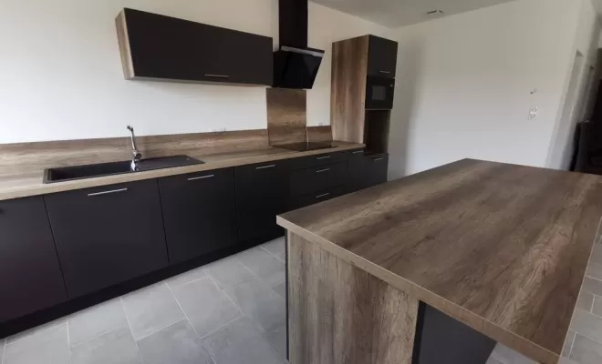 Pose cuisine 2, L'Isle-en-Dodon, Menuiserie Agencement Delon