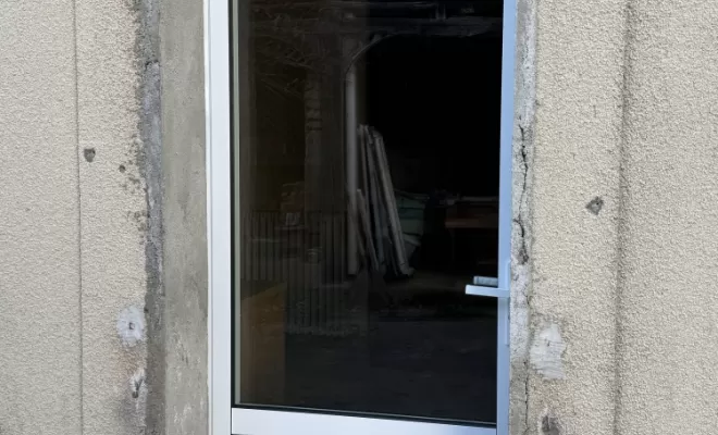 Pose d'une porte aluminium à Boulogne sur Gesse et ses alentours, L'Isle-en-Dodon, Menuiserie Agencement Delon