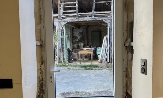 Pose d'une porte aluminium à Boulogne sur Gesse et ses alentours, L'Isle-en-Dodon, Menuiserie Agencement Delon