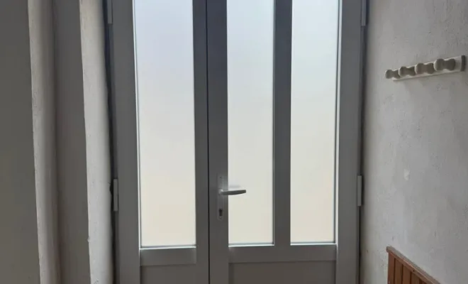 Fourniture et pose d'une porte d'entrée en aluminium à Puymaurin et ses alentours